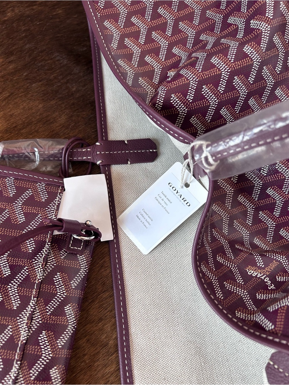 Goyard's most celebrated shopper tote
on its largest size. - Picture 2 of 6